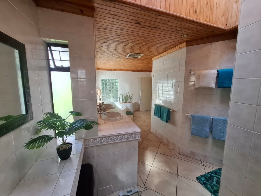 4 Bedroom Property for Sale in Kosmos North West